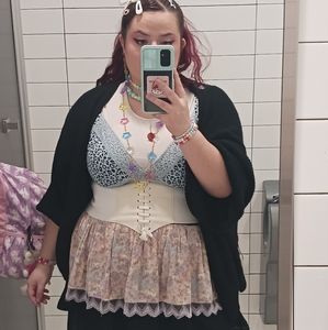 Meet your Posher, Romy